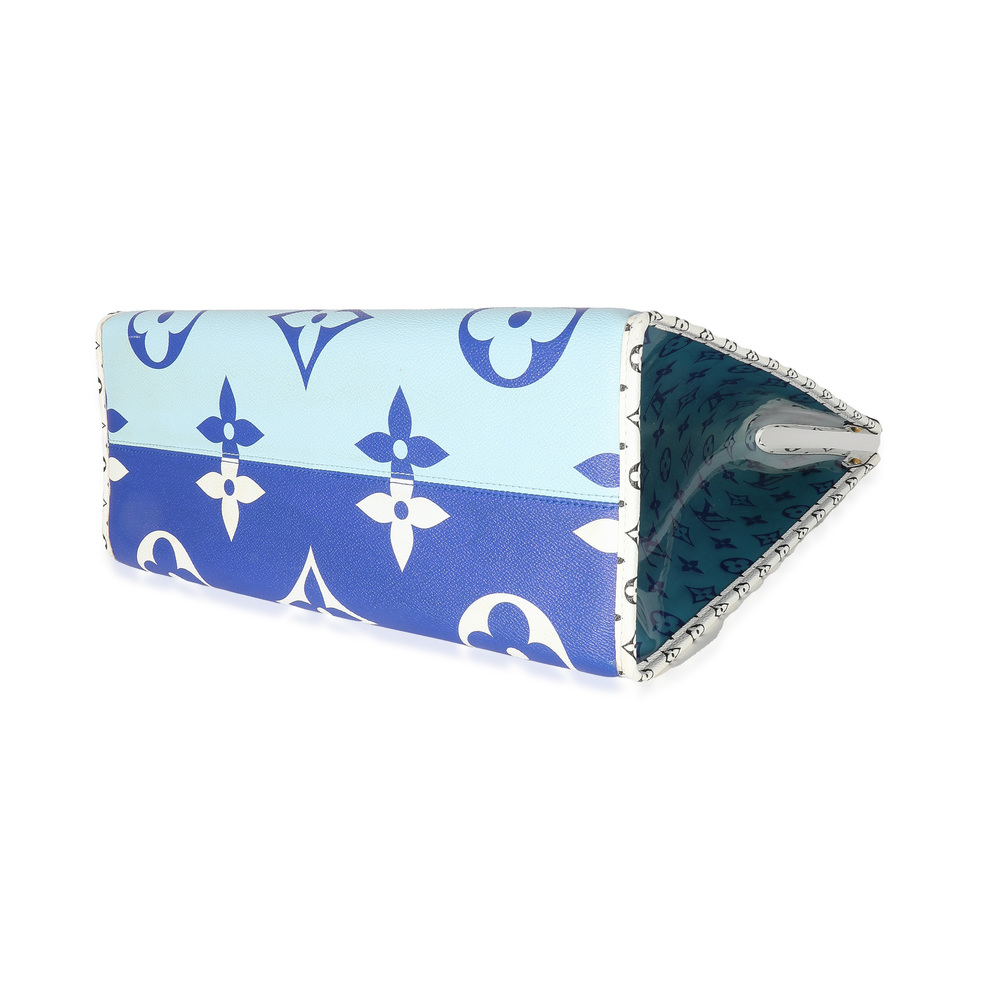 Louis Vuitton Limited Edition Blue Monogram Giant Hamptons Onthego - Picture 8 of 8